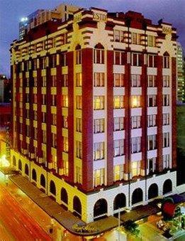 Royal Albert Hotel - Accommodation Directory 0