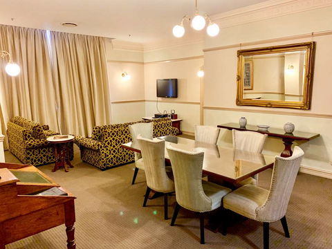 Royal Albert Hotel - Accommodation Directory 5