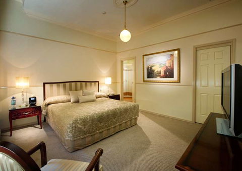 Royal Albert Hotel - Accommodation Directory 7