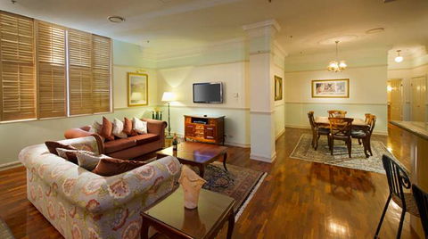 Royal Albert Hotel - Accommodation Directory 12