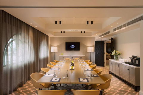 Mayfair Hotel - Accommodation Directory 9