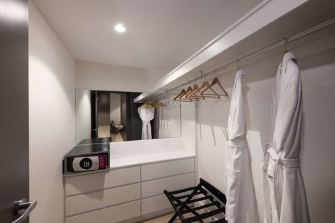 Hilton Adelaide - Accommodation Directory 16