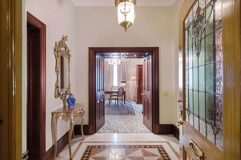 The Hotel Windsor - Accommodation Directory 1