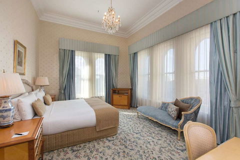 The Hotel Windsor - Accommodation Directory 13