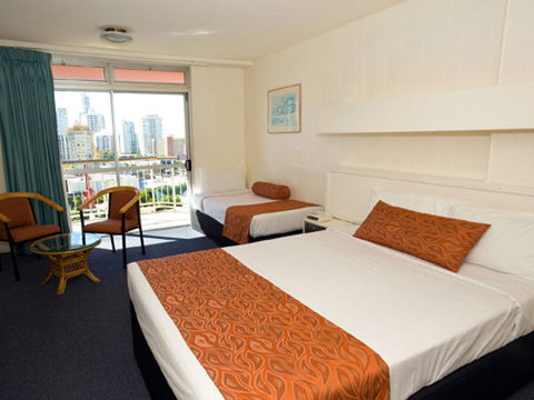 Islander Resort Hotel - Accommodation Directory 2