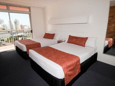 Islander Resort Hotel - Accommodation Directory 6