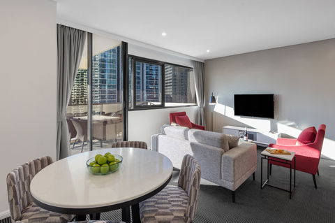 Meriton Suites Kent Street - Accommodation Directory 6