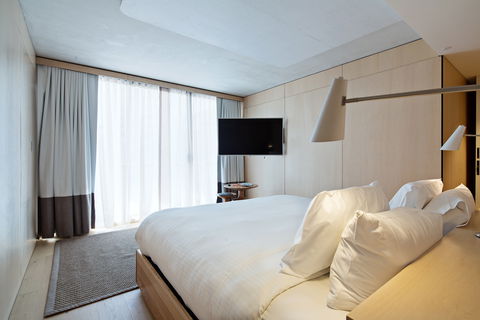 Zara Tower Serviced Apartments - Accommodation Directory 17