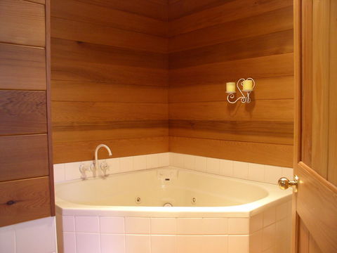 Kemeys Mountain Hideaway - Accommodation Directory 2