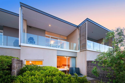 Smiths Beach Resort - Accommodation Directory 1