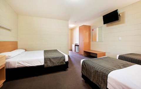 Dalrymple Motel - Accommodation Directory 6
