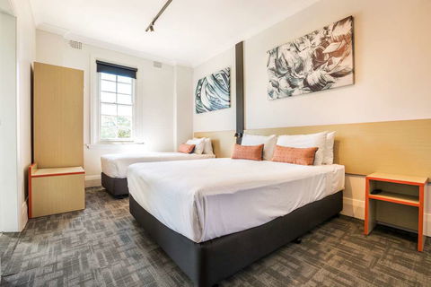 Nightcap At Regents Park Hotel - Accommodation Directory 4