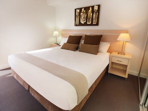 Oaks Festival Towers - Accommodation Directory 1