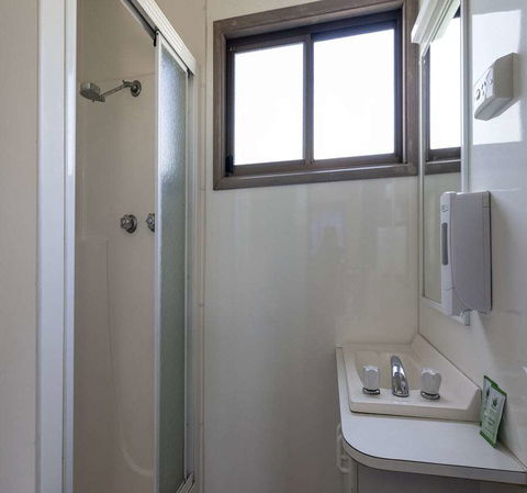 BIG4 Albury Tourist Park - Accommodation Directory 1