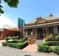 Alexandra Place - Accommodation Directory