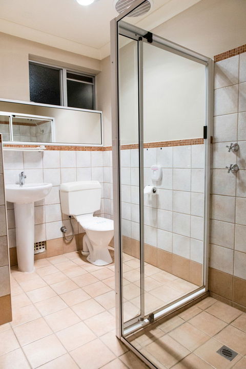 Wattle Grove Motel - Accommodation Directory 7
