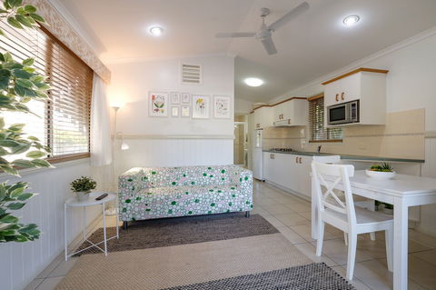 Barney Beach Accommodation Centre - Accommodation Directory 6