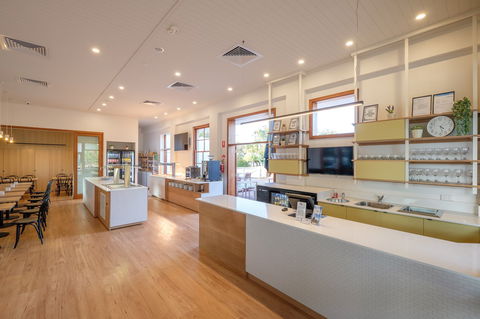 Barney Beach Accommodation Centre - Accommodation Directory 8