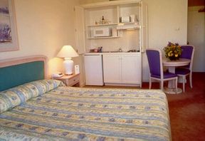 The Crescent On Bayswater - Accommodation Directory 0