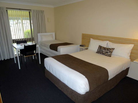 Zig Zag Motel - Accommodation Directory 5