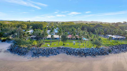 Comfort Resort Blue Pacific - Accommodation Directory 1