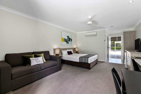 Econo Lodge Beachside - Accommodation Directory 8