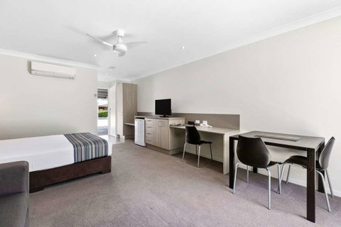 Econo Lodge Beachside - Accommodation Directory 9