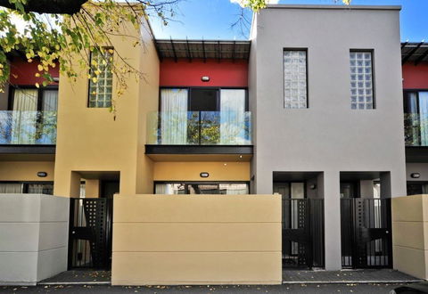 RNR Apartments, Adelaide - Accommodation Directory 0