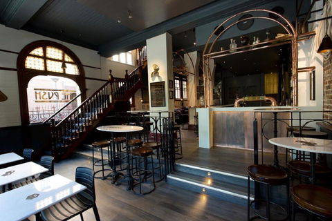 The Russell Hotel - Accommodation Directory 2