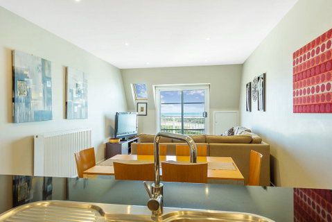 Deep Blue Hotel & Hot Springs - Accommodation Directory 1