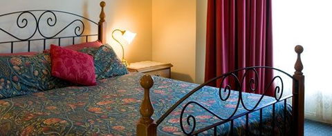 John Pirie Motor Inn - Accommodation Directory 0