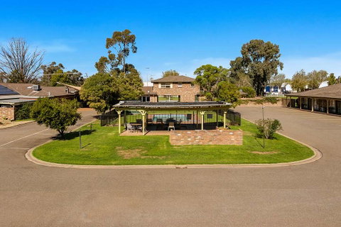 Quality Inn Carriage House - Accommodation Directory 1