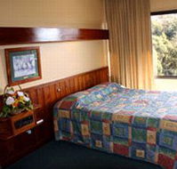 Village Family Motor Inn - Accommodation Directory