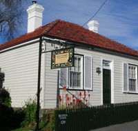 Alice's Cottages - Accommodation Directory