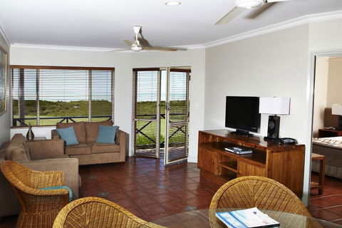 Moonlight Bay Suites - Accommodation Directory 0