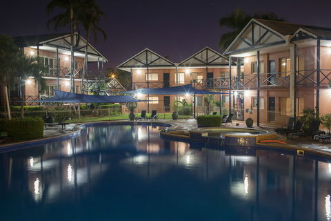 Moonlight Bay Suites - Accommodation Directory 2