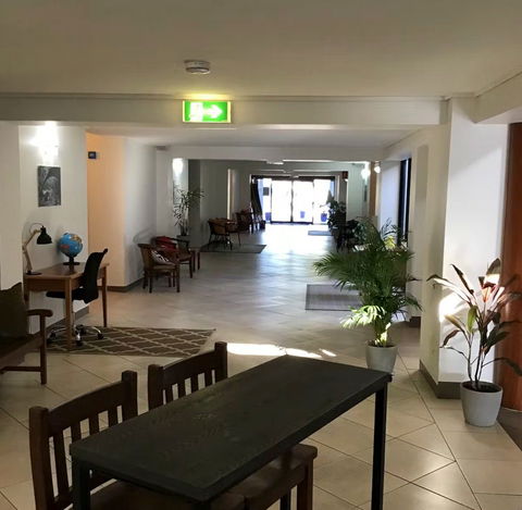Ayr Traveller's Motel - Accommodation Directory 2