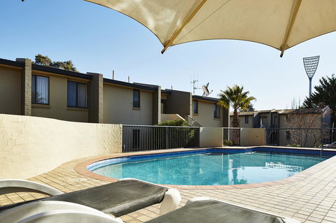Manuka Park Serviced Apartments - Accommodation Directory 4