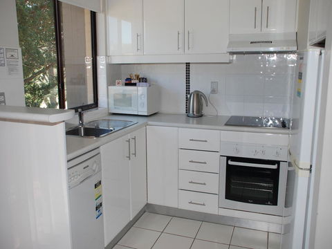 Manuka Park Serviced Apartments - Accommodation Directory 14