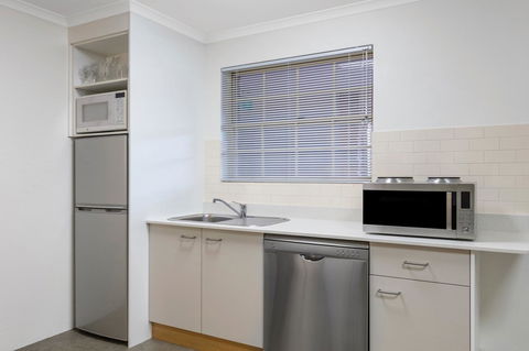 Adina Serviced Apartments Canberra Kingston - Accommodation Directory 3