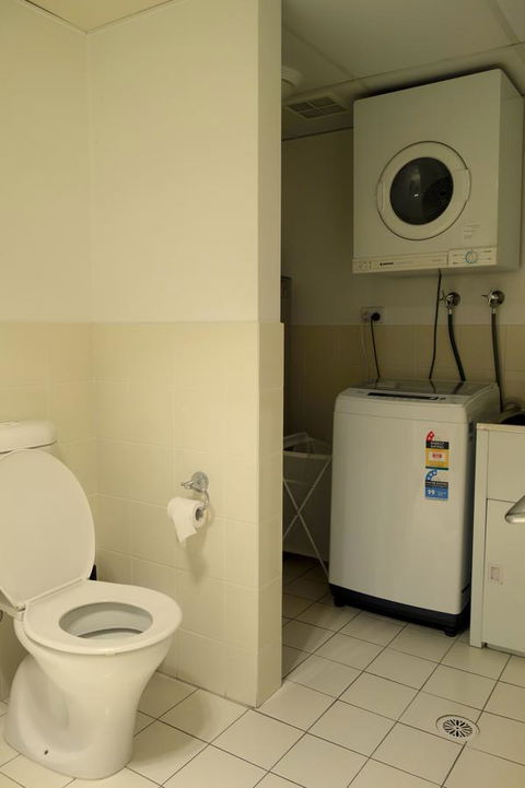 Kingston Comfy Apartment - Accommodation Directory 9