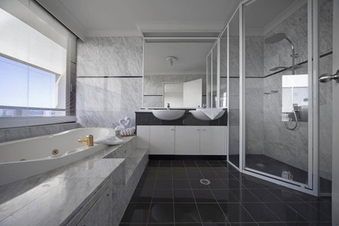 BreakFree Capital Tower Apartments - Accommodation Directory 36