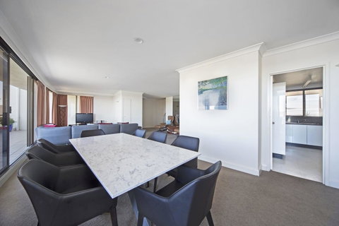 BreakFree Capital Tower Apartments - Accommodation Directory 32