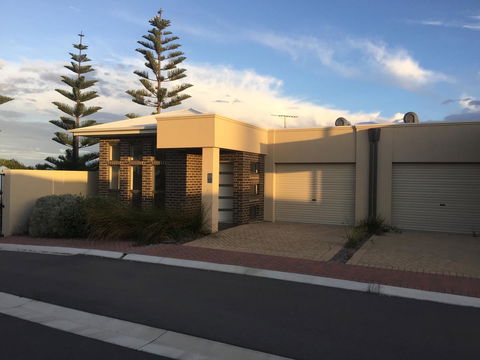 Villas On The Bay Kingscote - Accommodation Directory 13