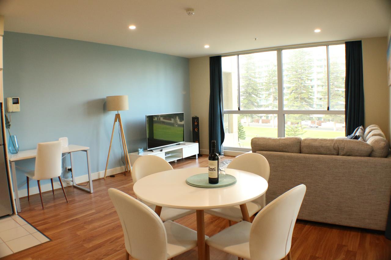 Glenelg SA Accommodation Directory