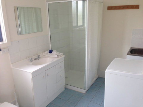 Sail & Anchor - Accommodation Directory 9
