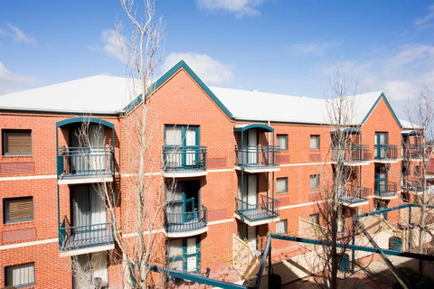 BreakFree Adelaide - Accommodation Directory 11