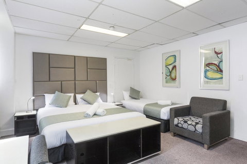 Cosmo On Bank - Accommodation Directory 1