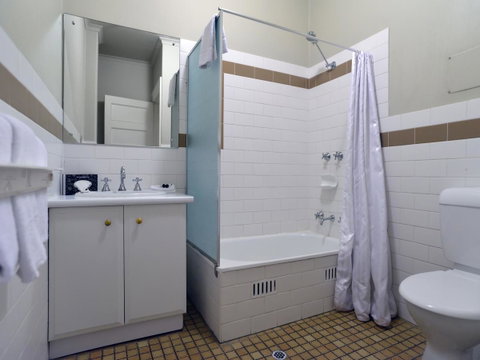 Mansions On Pulteney - Accommodation Directory 8
