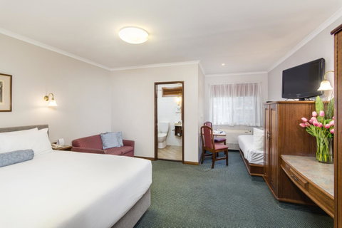 Adelaide Inn - Accommodation Directory 44